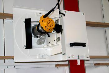 Router head on the zapkut vertical panel machine.