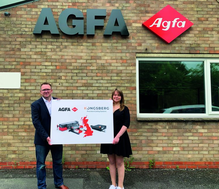 Bobby Grauf of Agfa and Melanie Fox of Kongsberg PCS at Agfa’s new Inkjet Competence Centre in Rugby, Warwickshire